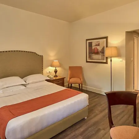 Xenia Palace 4* Портария
