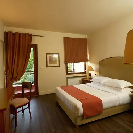 Xenia Palace 4* פורטאריה