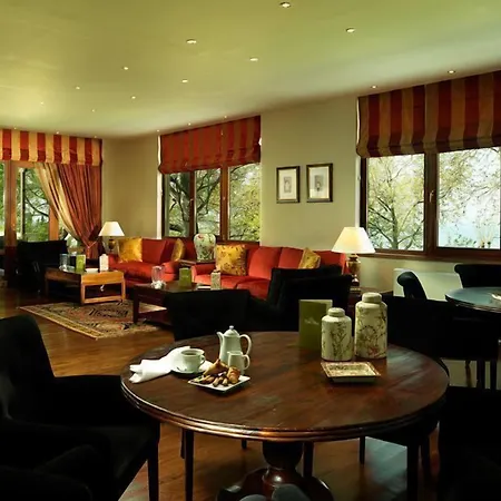 Xenia Palace מלון פורטאריה