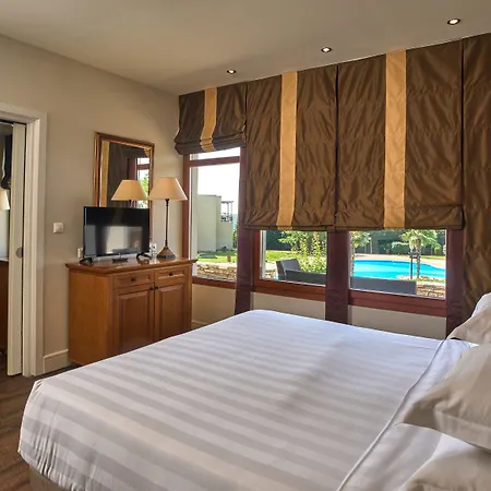 Xenia Palace מלון 4*