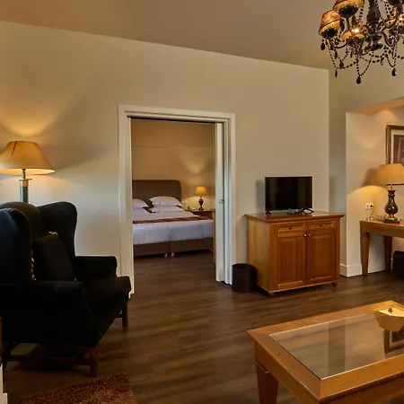 Xenia Palace 4* פורטאריה