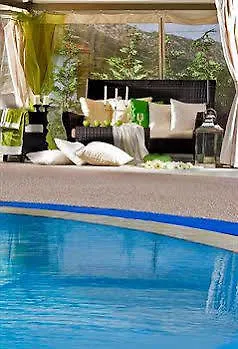 מלון Xenia Palace 4*